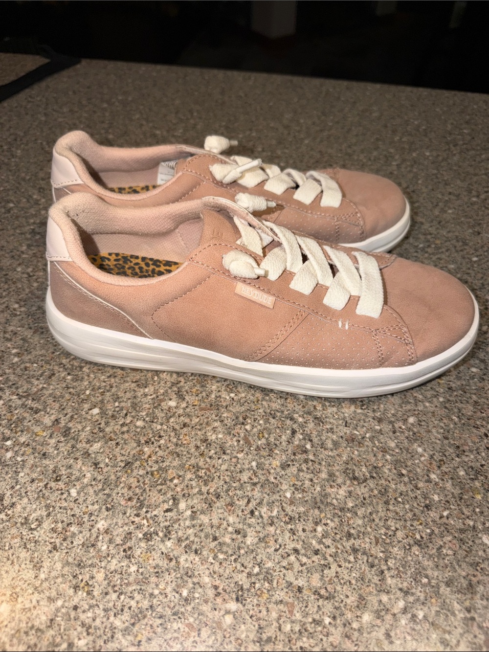 Hey Dude Women's Blush/Tan Low-Top Casual Sneakers